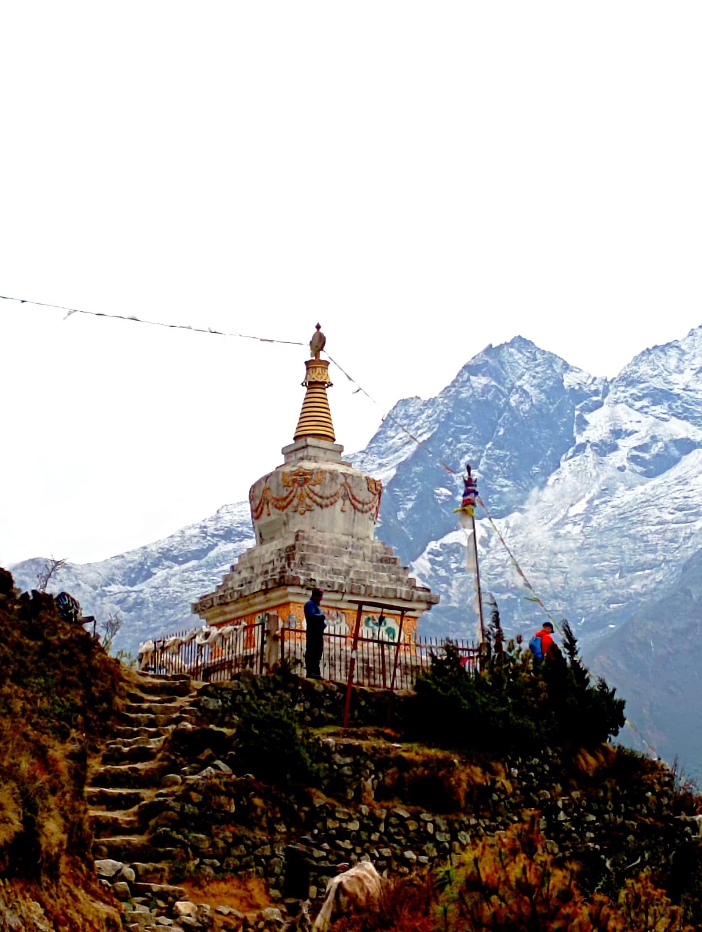 Chorten on the way to Tengboche